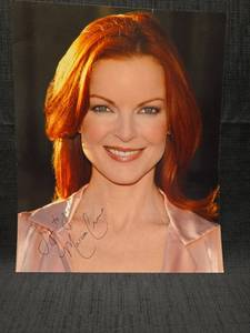 lot 50934 image: Marcia Cross Signed 8x10 Photo