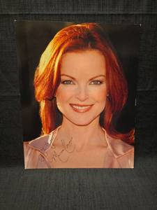 lot 50968 image: Marcia Cross Signed 8x10 Photo