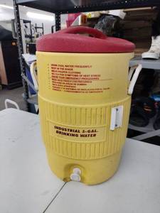 lot 61649 image: Igloo 5-gallon Industrial Water Cooler