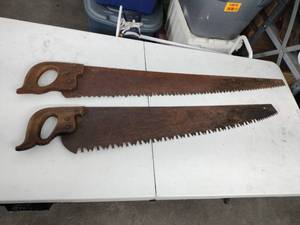 lot 61676 image: Set of 2 Vintage Hand Saws