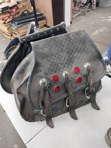 lot 61704 image: Harley-Davidson Heritage Softail Springer saddlebags