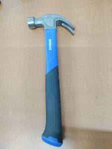 lot 61724 image: Kobalt 16-oz Smooth Face Steel Head Fiberglass Claw Hammer