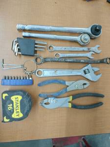 lot 61725 image: Lot of Miscellaneous Tools