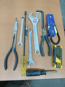 lot 61728 image: Lot of Miscellaneous Tools