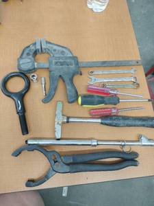 lot 61731 image: Lot of Miscellaneous Tools