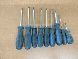 lot 61735 image: Set of Miscellaneous Screwdrivers