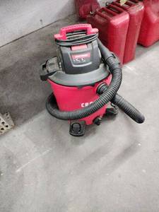 lot 61750 image: Craftsman 8-Gallon WetDry Shop Vacuum