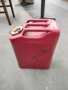 lot 61752 image: 5-gallon metal jerry can