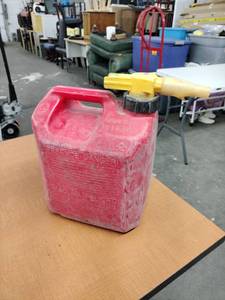 lot 61754 image: No-Spill 1405 2.5-Gallon Plastic Gasoline Can