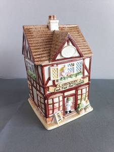 lot 103 image: Village Tea Shop Cookie Jar