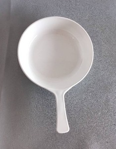 lot 110 image: Corning Ware White Ceramic Handled Baking Dish