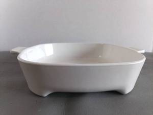 lot 115 image: White Ceramic Casserole Baking Dish with Handles