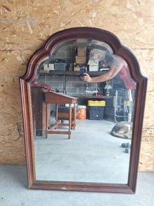 lot 117 image: Arched Top Wood Framed Wall Mirror