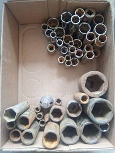lot 122 image: Air Tool Sockets