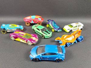 lot 60 image: Hot Wheels Die-Cast Cars Collection - Lot of 8