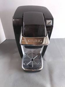lot 129 image: Working Keurig Single-Serve Coffee Maker