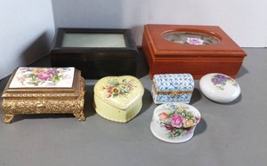 lot 161 image: Lot of 6 Decorative Boxes with Floral Design and Porcelain Details