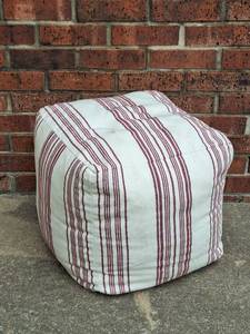 lot 170 image: Ottoman  Poof Seat - 6 x 16 Cubed