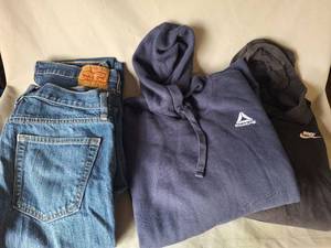 lot 172 image: Jeans Levi, Reebok & Niki Hoodies