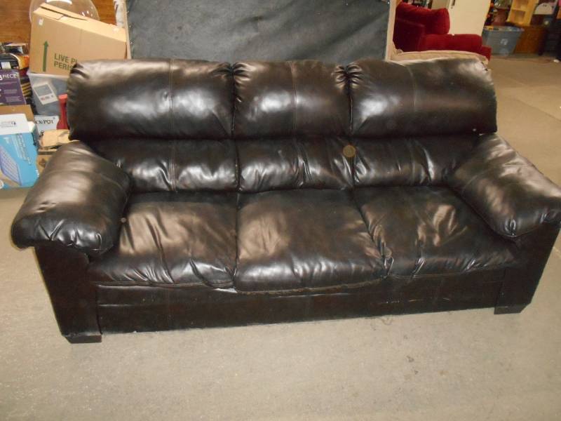 Pleather Black Couch Sofa Subsurface 190 Auctions By Fleetsale