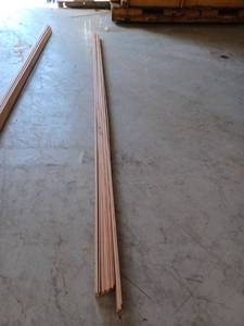 lot 60932 image: 100 Linear Feet Oak Casing