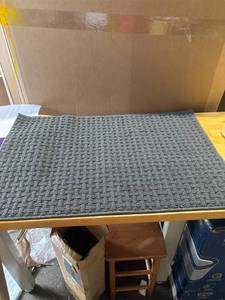 lot 1283 image: 3x2 black rug
