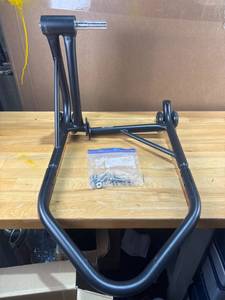 lot 1389 image: Xitomer Motorcycle Lift Stand