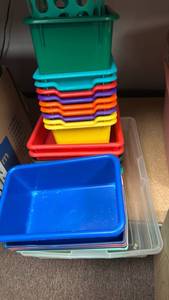 lot 60013 image: Plastic Storage Bins Organizer Baskets Multiple Colors 12 Count