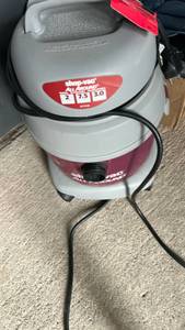 lot 60030 image: Shop-Vac All Around Wet Dry Vacuum 2 7.5 3.0 Gallon