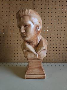 lot 5007 image: ELVIS Ceramic Bust Sculpture Head Shoulders on Pedestal Base 14 inches