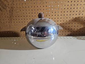 lot 5055 image: West Bend Aluminum Pemigerium Hot Cold Server