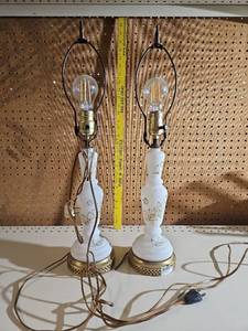 lot 5062 image: Pair of Table Lamps with Floral Painted White Base and Brass Fittings