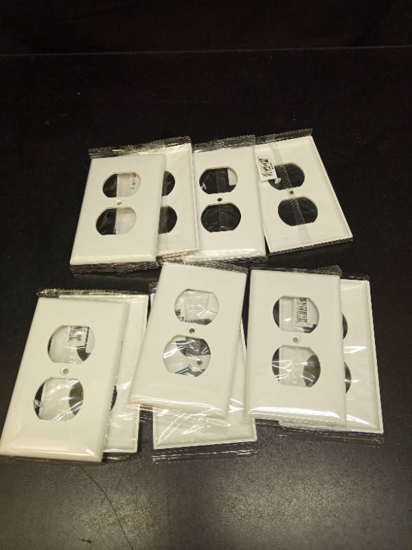 lot 2024 image: ENERLITES 10 Pack Duplex Wall Plates White Plastic - Retail $12