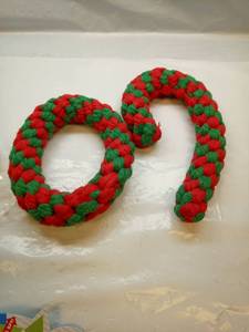 lot 2071 image: Red and Green Rope Dog Toy Braided Candy Cane Shape & Circle 2pc Set - Retail $0