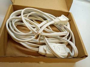 lot 2142 image: Outlet Power Strip Extension Cord 25 ft - Retail $13