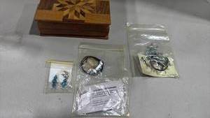 lot 1127 image: Wood Inlay Jewelry Box with Literati Elastic Bookmarks Set