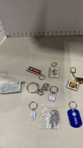 lot 1128 image: Mixed Novelty Keychain Collection