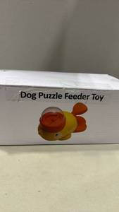 lot 1136 image: Dog Puzzle Feeder Toy Duck Shape