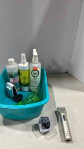 lot 1140 image: Wahl Mini Arco Cordless Pet Clipper & Dog Grooming Supplies Lot