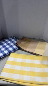 lot 1178 image: Set of 3 Assorted Woven Textile Mats and Tablecloth