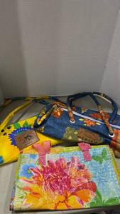 lot 1185 image: Cabo San Lucas Mexico Floral Tote Bag Set of 2 and reusable bag