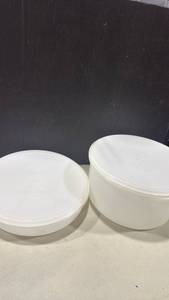 lot 1216 image: Tupperware White Round Bowls with Lids Set of 2