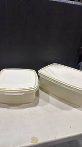 lot 1217 image: Rubbermaid Servin Saver Food Storage Container Set