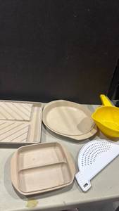 lot 1222 image: Nordic Ware Microware Plastic Kitchen Set with Strainers and Trays