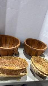 lot 1235 image: Bushel baskets and wicker baskets