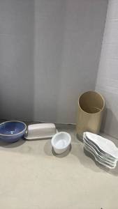 lot 1250 image: Mixed Ceramic Kitchen Serveware Collection