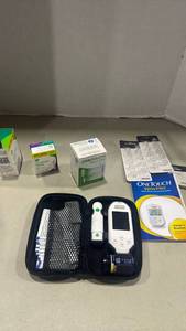 lot 1273 image: OneTouch Verio Reflect Blood Glucose Monitoring System Bundle