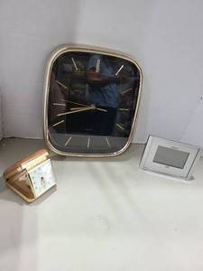 lot 1291 image: Sunbeam Quartz Wall Clock Square Black Dial Gold Tone