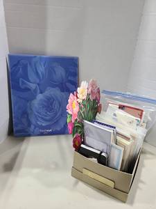 lot 1292 image: Note and greeting cards