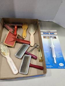 lot 1307 image: Pet Grooming Brush Set with Bene-Bac Probiotic Supplement